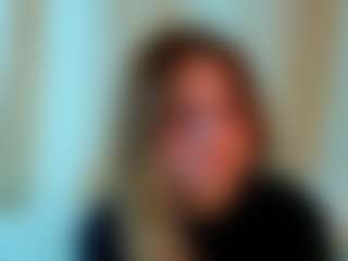 Live cam show with DellaBerliner - Tease Teen (18+) on Gym Cam Girls