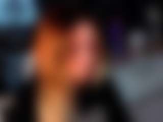 Spettacolo in cam dal vivo con DellaBerliner - Spank su Camsoda