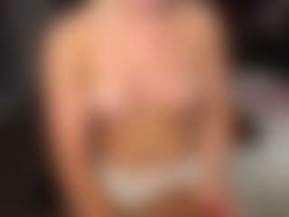 ellie-scott's Live Sex Cam Show