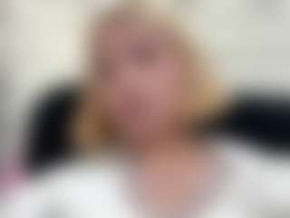 Live cam show with FelisaHarvath - Public Brown Hair on Soda Cam