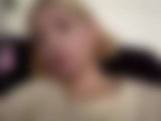 Live cam show with FelisaHarvath - Striptease on friskycurves.com