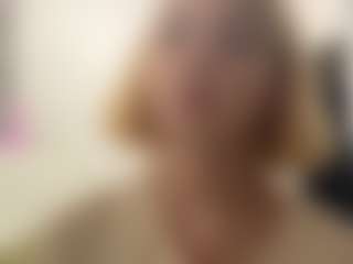 Live cam show with FelisaHarvath - Striptease on AdultVida.com
