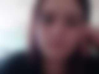 Live cam show with KaroleBelen - Average on AdultVida.com