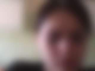 Live cam show with KaroleBelen - Blue Eyes on livesuperchat.net
