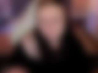 Live cam show with kira-Gold - Living Room on Free Soda