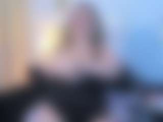 Live cam show with martina-curvy - Interactivetoy Granny on instabang