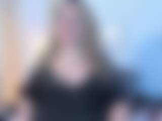 martina-curvy MILF webcam performer live streaming