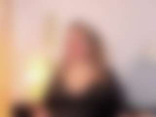 Live cam show with martina-curvy - Facial Piercings on Hubzter Live