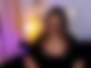 martina-curvy MILF webcam performer live streaming