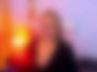 Live cam show with martina-curvy - Granny Blonde Hair on Milf Play