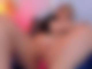 Live cam show with martina-curvy - Body Massage on sexylivex.com