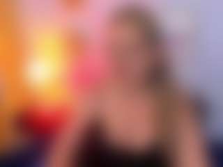 Live cam show with martina-curvy - Granny MILF on Stripli.com