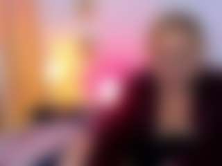 Live cam show with martina-curvy - Middle Aged on live18s.com