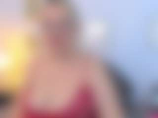 Live cam show with martina-curvy - Facial Piercings on SxyPornLive
