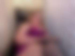 Live cam show with martina-curvy - Blonde Hair MILF on Camsoda