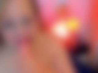 Live cam show with martina-curvy - Granny Blonde Hair on Camsoda