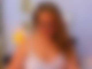 Live cam show with martina-curvy - Erotic Dance on Gym Cam Girls