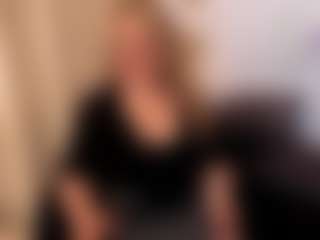 Live cam show with martina-curvy - Granny MILF on Camsoda
