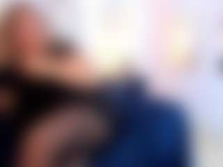 Live cam show with martina-curvy - Granny on CamSodaAdn