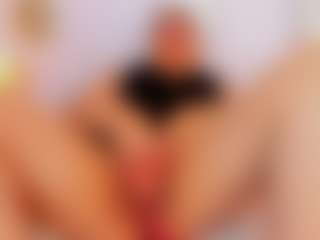Live cam show with martina-curvy - Trimmed Granny on SinfulBabes
