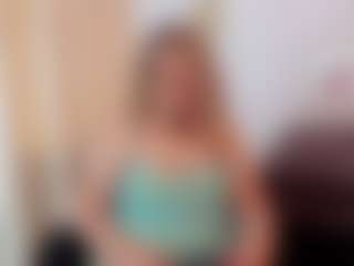 Live cam show with martina-curvy - Dildo Or Vibrator Granny on Uber Horny