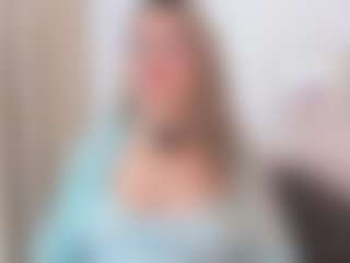 Live cam show with martina-curvy - Middle Aged on CamClone