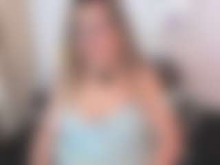 Live cam show with martina-curvy - Facial Piercings on SmokeAndPoke