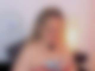 Live cam show with martina-curvy - Mature on CamSodaAdn
