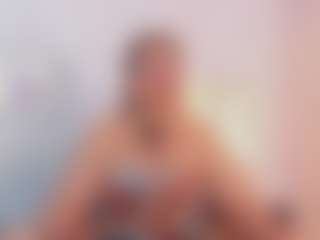 Live cam show with martina-curvy - Granny MILF on Nude Live Now