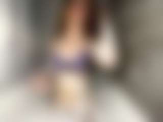 Live cam show with SerenaHale - Striptease on Camsoda