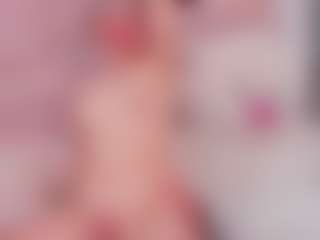 Live cam show with antonellamoon7 - Oil on Sweet Sext