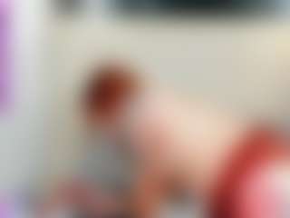 Live cam show with antonellamoon7 - Public Red Hair on Lustler