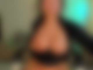 AshleyJhonsonX's Live Sex Cam Show