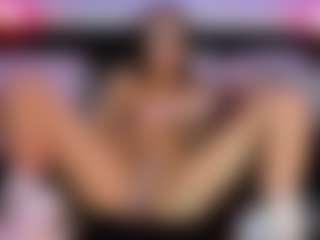 Live cam show with bby-izzy - Petite on AdultVida.com