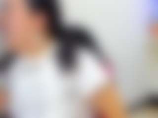 Live cam show with Dakotalee03 - Facial Piercings on Uber Horny