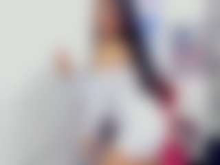 Live cam show with Dakotalee03 - Striptease on Chatstar