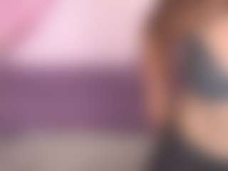 Live cam show with DariaCalm - Athletic on Camsoda