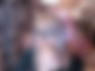 Live cam show with Kim - Genital Piercings on AdultVida.com