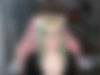 Live cam show with Kim - Genital Piercings on xplaylive.com