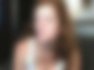 Live cam show with Julia-Suny - Average on livesuperchat.net