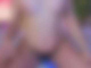 Live cam show with KarenGibbs - Control on xDating
