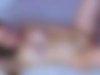 Live cam show with KarenGibbs - Fingers on Camsoda
