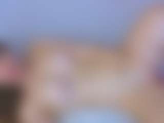Live cam show with KarenGibbs - Blonde Hair Petite on Camsoda