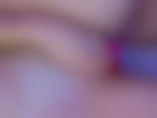 Live cam show with KarenGibbs - Cute on TastyBlacksLive