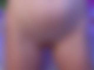 Live cam show with KarenGibbs - Double Penetration on Gym Cam Girls