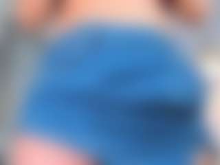 Live cam show with MiaCamille - Thick on wildcum.com