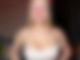 EvelyneGruis's Live Sex Cam Show