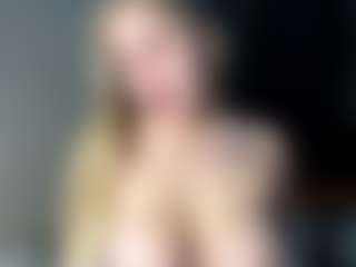 EvelyneGruis's Live Sex Cam Show