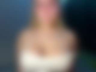 EvelyneGruis's Live Sex Cam Show
