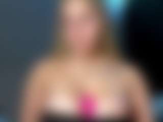 EvelyneGruis's Live Sex Cam Show